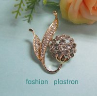 Fashion Gold White Crystal Flower Jewelry Brooch