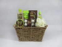 Bath Gift Set In Seagrass Wire Basket Set