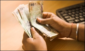 india-rupee-hand.jpg