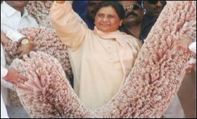 mayawati-garland.jpg