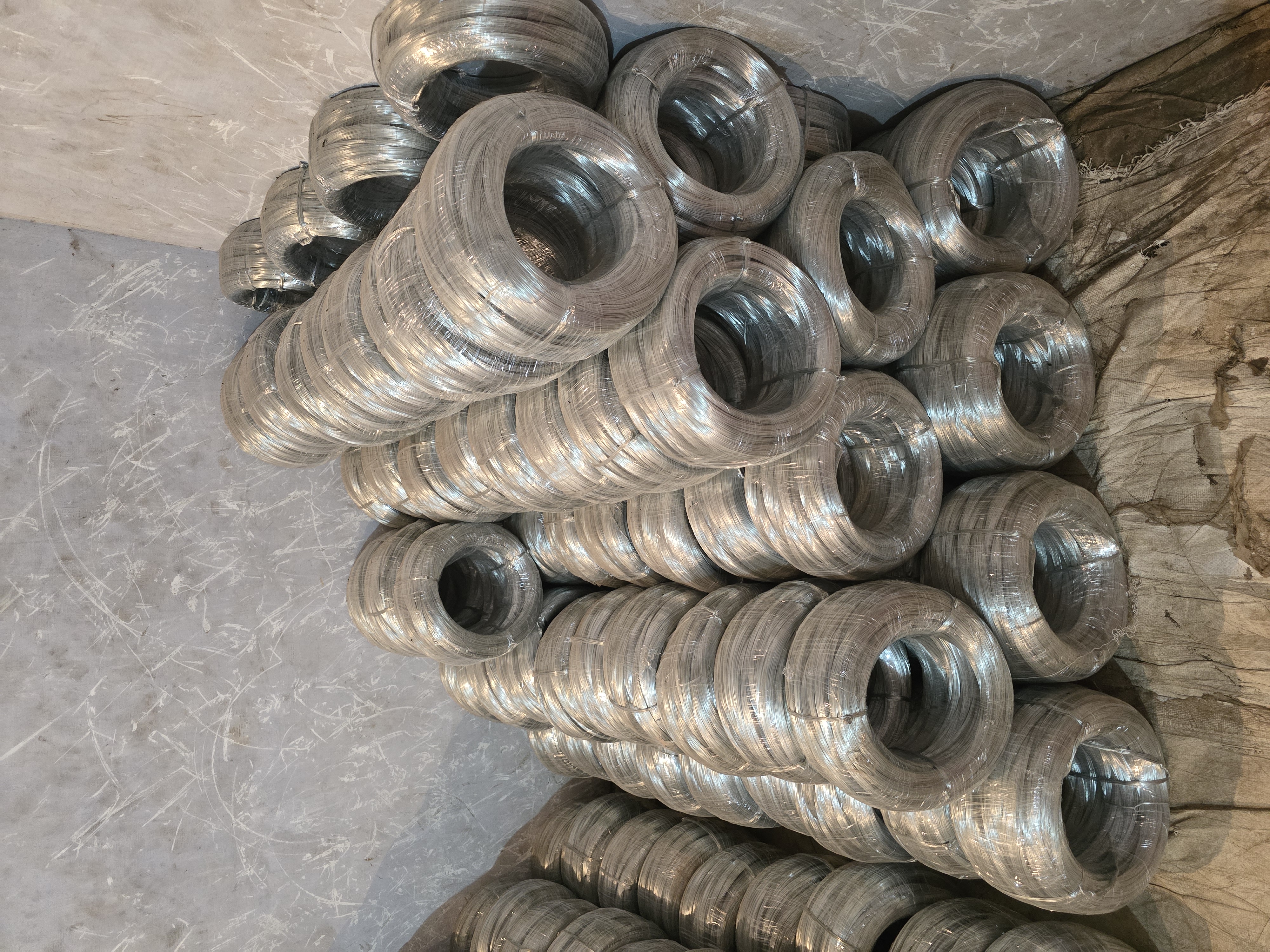 Diamond Products Gi Wire Manufacturer