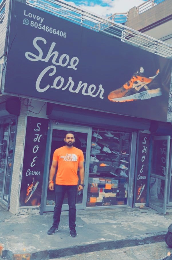 Shoe Corner