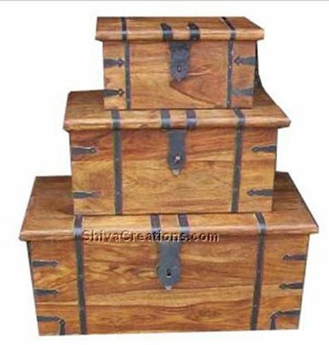 Wooden trunk boxes(s/3)