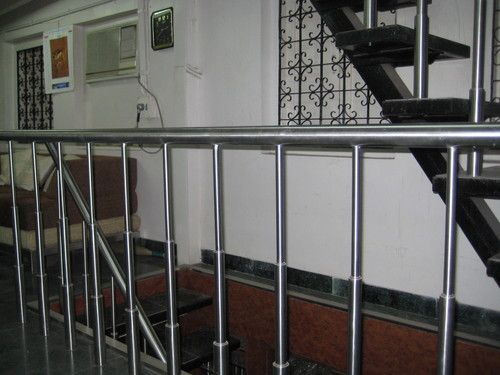 Steel Staircase Railing Cue Forearm: Ash Wood