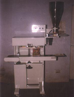 Vertical Pouch Sealing Machine with Band sealer pneumatic Cup Filler