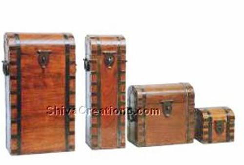 Wooden wine boxes & small boxes(s/4)