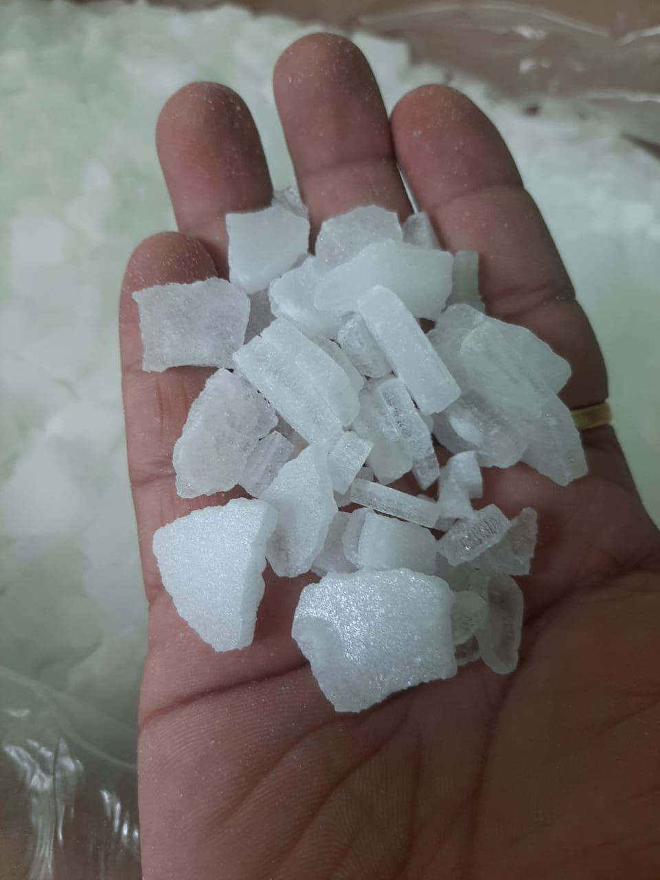 White Isoborneol Flakes