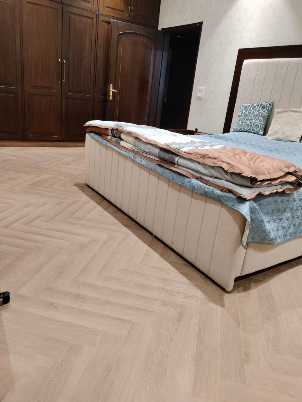 Wooden Laminate Flooring