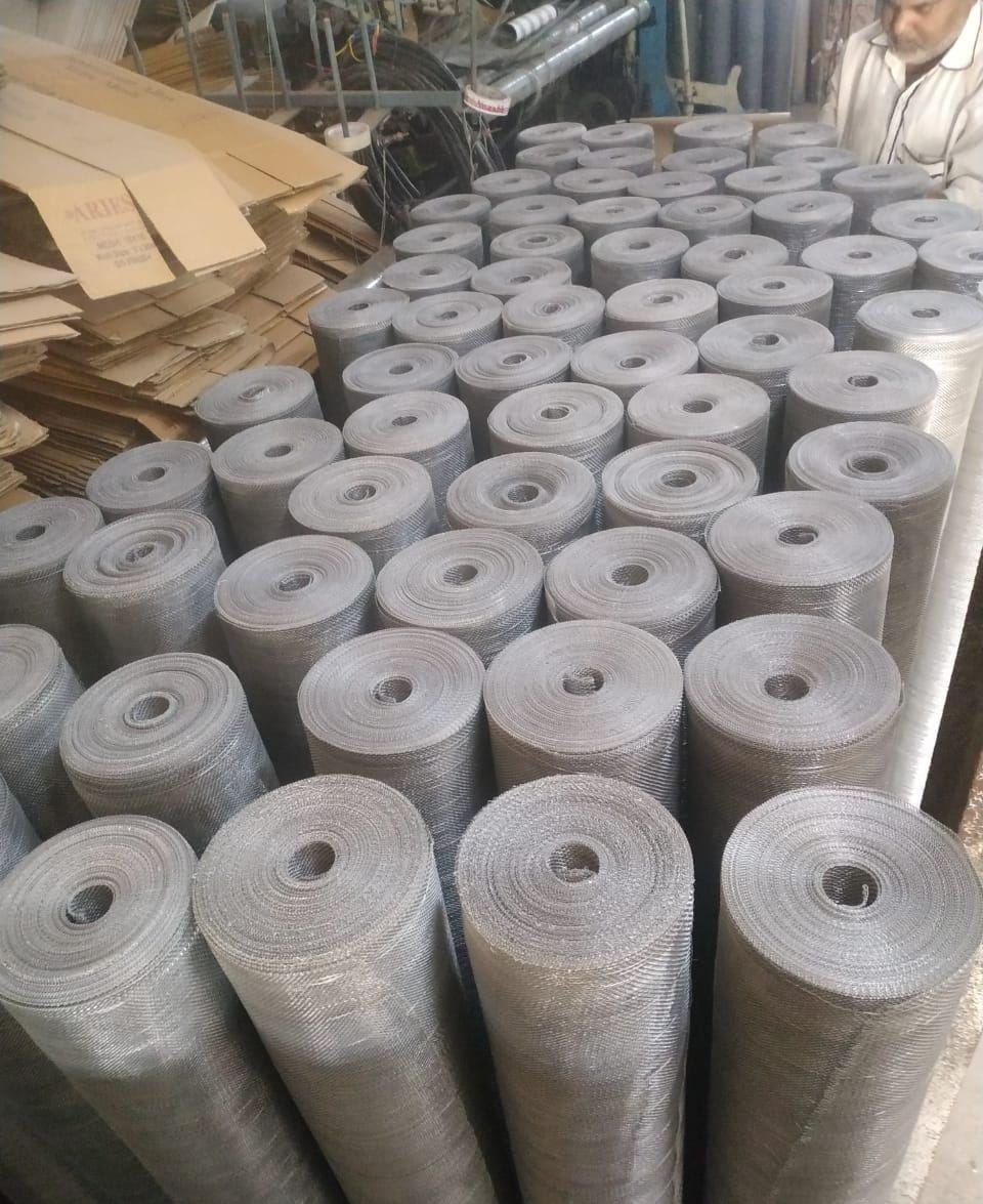 Stainless Steel Wire Mesh - Various Sizes, Silver Finish with Easy Fit and High Quality