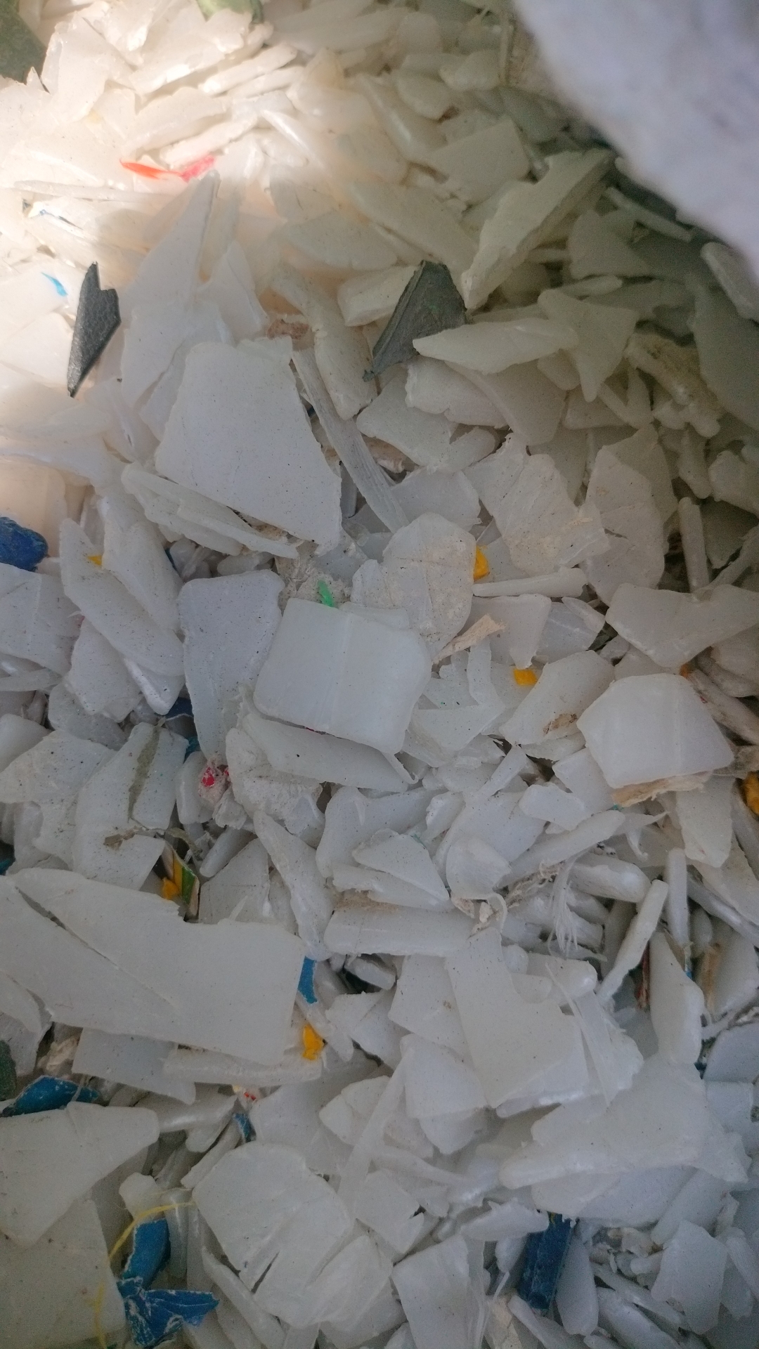 Hdpe Regrind - Recycled Hdpe, Mix Color, 0.94-0.97 g/cm3 | Good Strength, Chemical & Moisture Resistant, Injection Molding