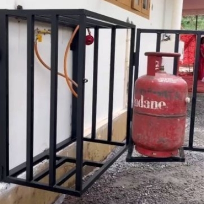 Gas Safety Stand