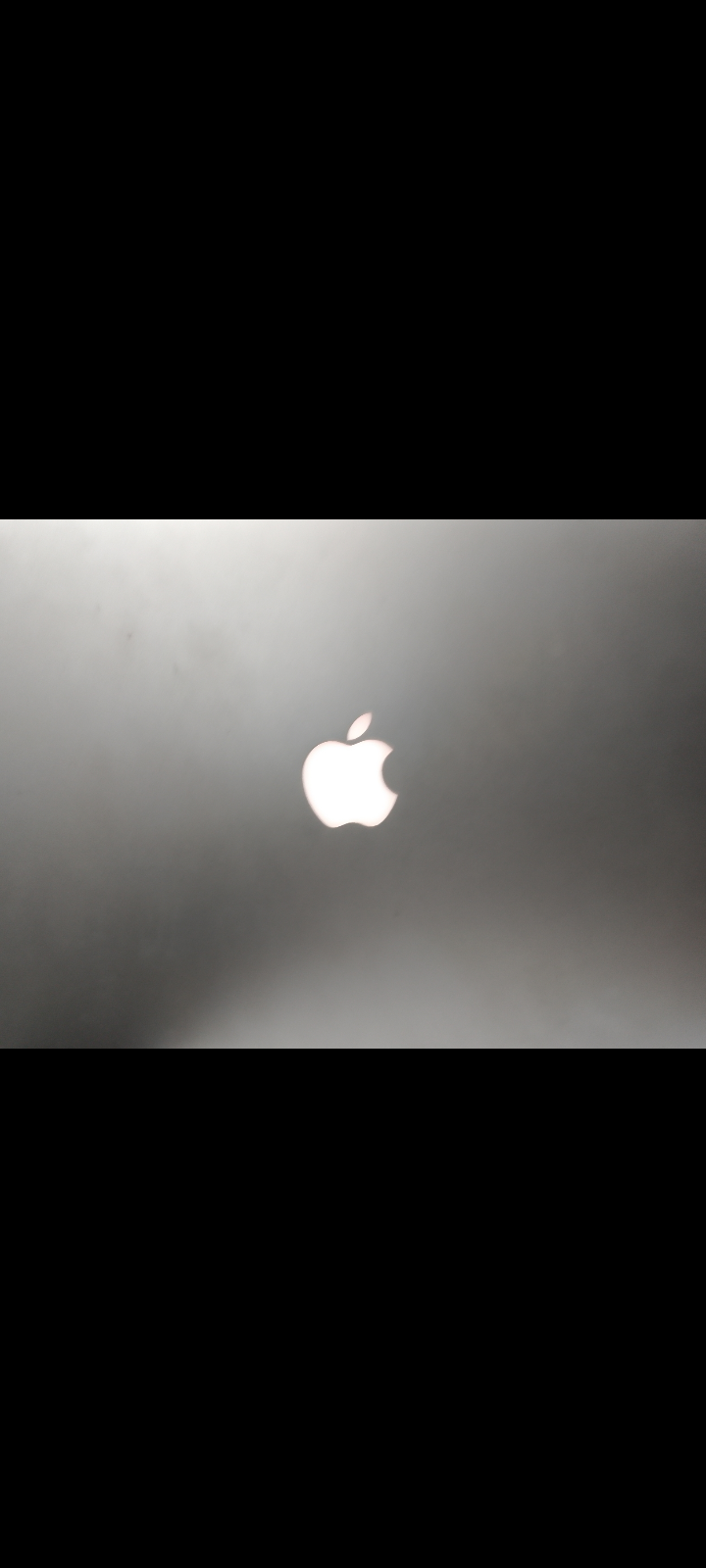 Mac OS Intel core i7 Old version but good condition and