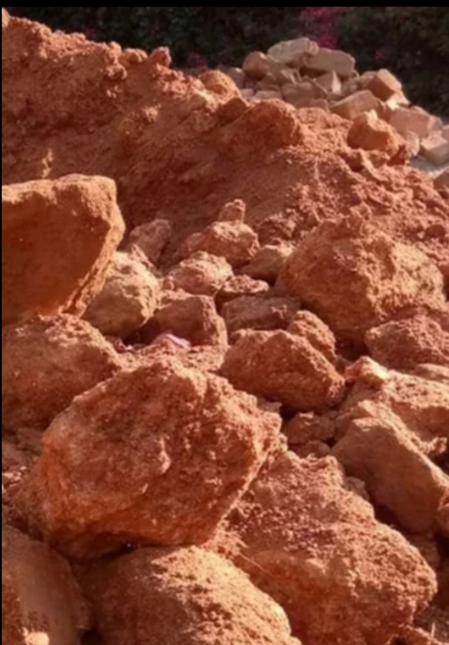 Alumina Latreite