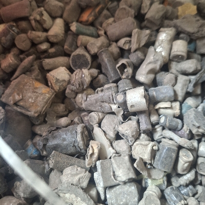 Aluminum Scrap - Various Sizes, Metallic Color | High Recyclability, Corrosion Resistant, Multiple Grades