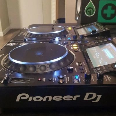 Pioneer Dj Mixer - Material: Plastic