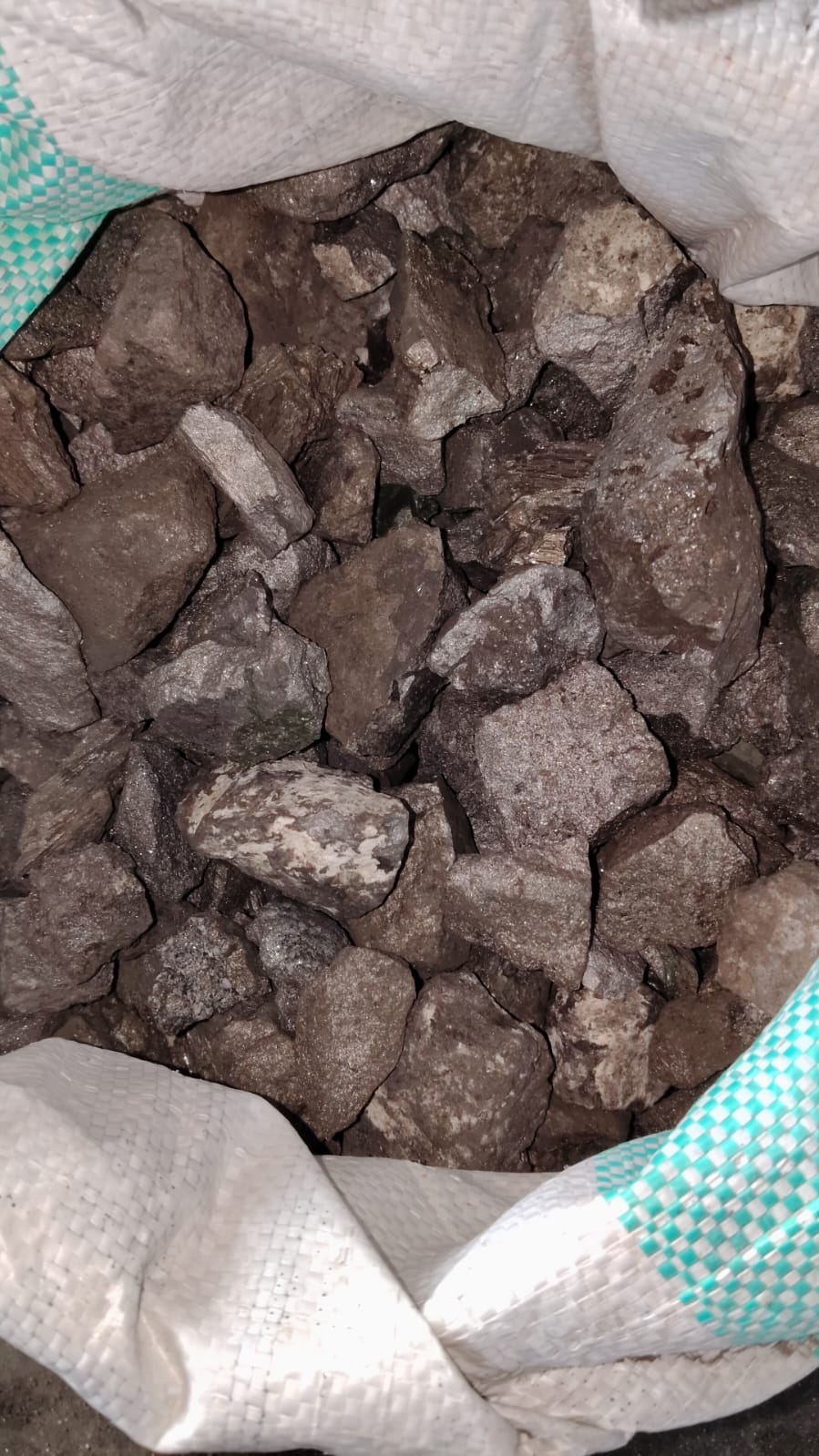 Silica Manganese Lumps(10-40 mm) Grade: 64+ Manganese 14 Silica (64+/14)