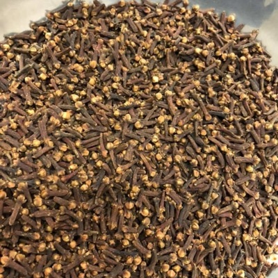 Natural and Pure Whole Cloves
