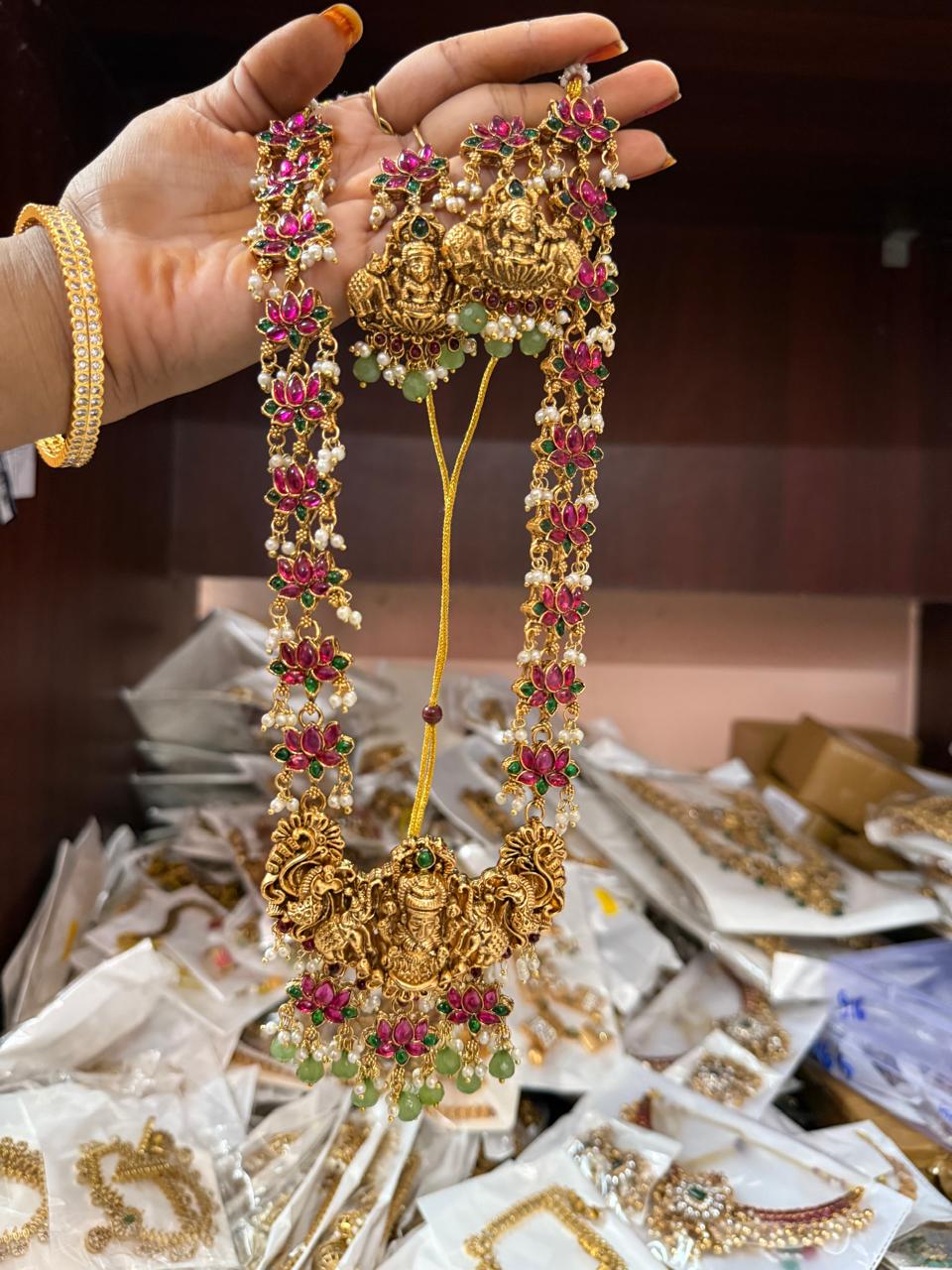 Atifical Necklaaceeeee