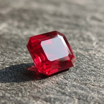 Garnet Stone - Stone Color: Deep