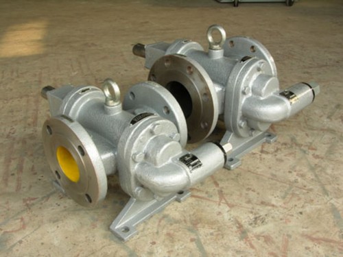 Heavy Duty Gear Pump - Cast Iron & Stainless Steel, 15 NB to 800 NB RF (ASA #150), Viscosity 5 CST to 100,000 CST, Flow Rate Up to 4166 LPM, Operating Pressure Over 12 Bar, Temperature Resistance Up to 200Â°C