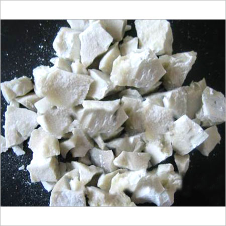 Aluminium Sulfate Lump - Al2O3 15.6-17.0%, Fe 0.3-0.5%, pH 3.0, Water Insoluble 0.2% | Solid Form, Industrial Grade Quality