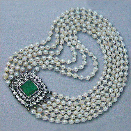 PEARL-EMERALD NECKLACE