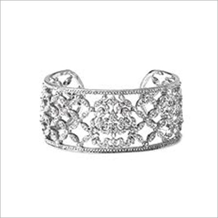 Elegant Look Silver Bracelet