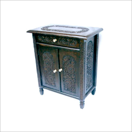 Sturdy Design Antique Wooden Almirah