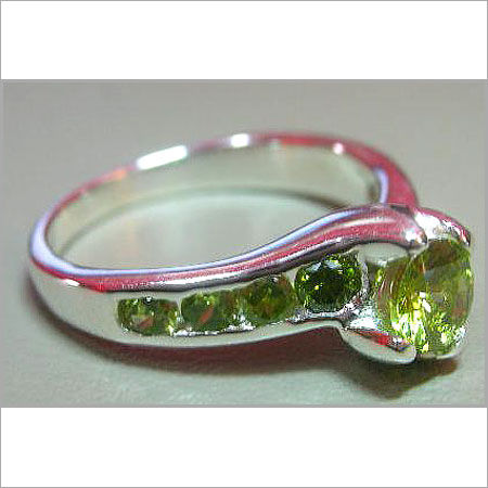 Sterling Silver Ring With Bottle Green Gender: Women