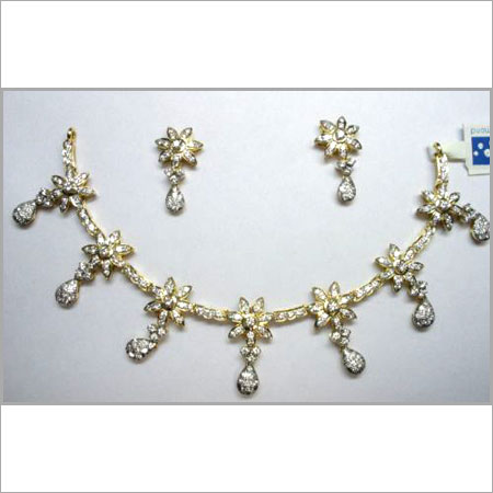 Small Diamond Necklaces With Pair Of Earring Excellent