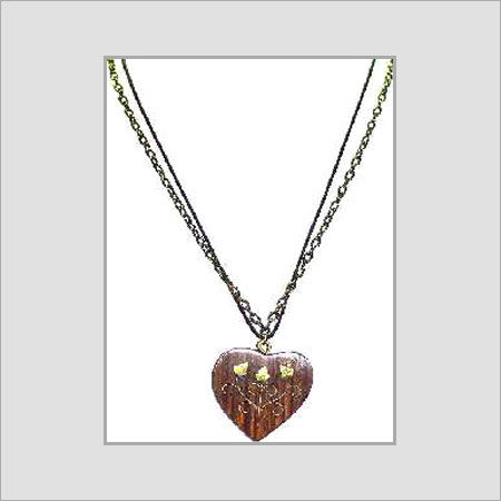 Heart Shape Wood Pendant Necklace Gender: Women