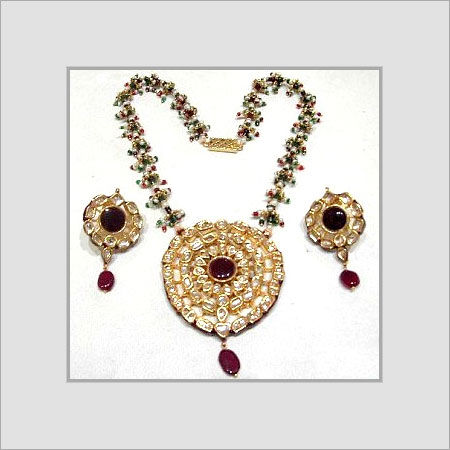 Designer Kundan Necklace Set Size: Various Sizes Are Available