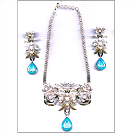 Diamond Necklace Set - Skin Friendly Material, Long Lasting Finish | Ideal For Gifting And Designer Appeal