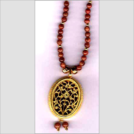 Gold Pendant Necklace Gender: Women