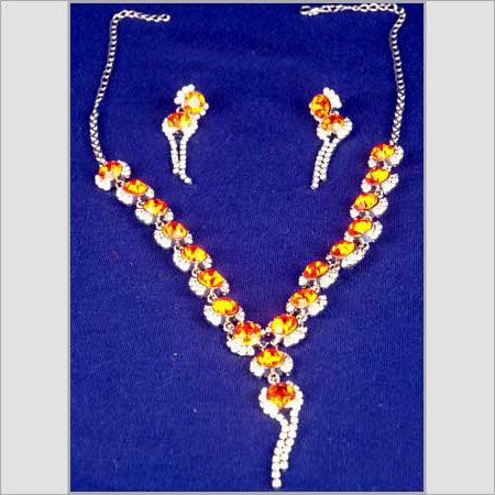 Gem Studded Necklace Set Size: Various Sizes Are Available