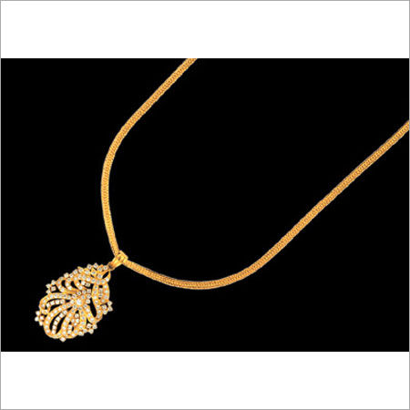 GOLD NECKLACE WITH DIAMOND STUDDED