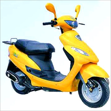 Two Wheeler Fuel Efficient Scooter