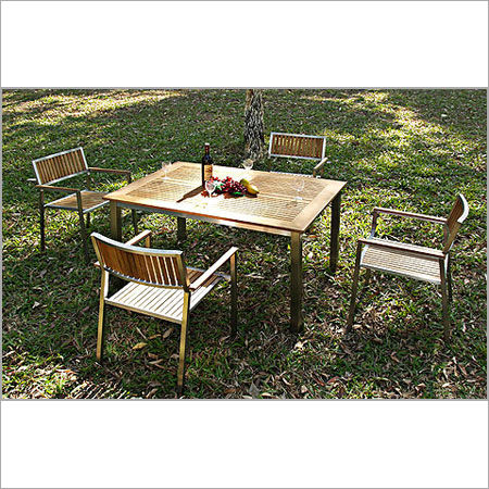 Fine Finished Outdoor Table Chair Set