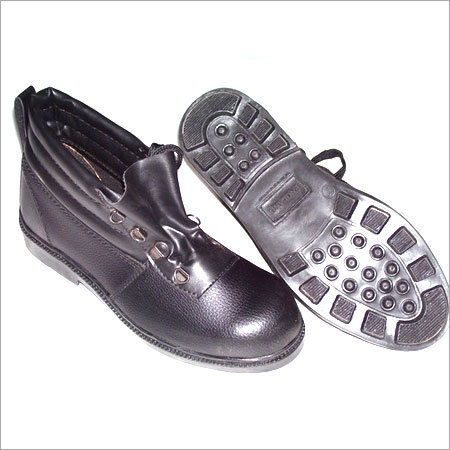 Plain Black Safety Shoes Size: All Sizes Available