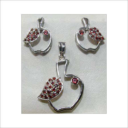 Exotic Apples Pendant Set