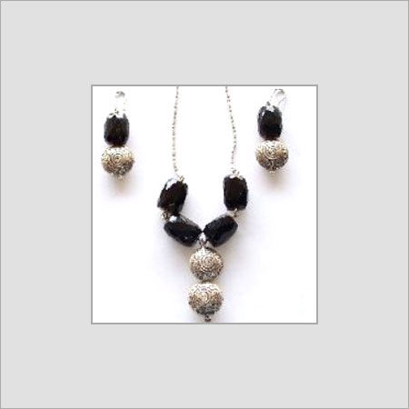 Women Designer Gemstone Necklace Size: Various Sizes Are Available