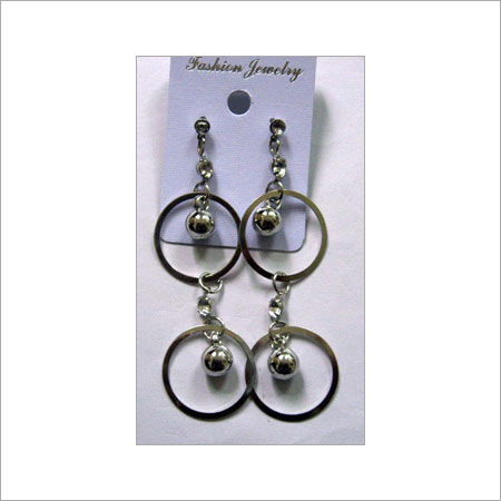 Womens Designers Metal Earring Size: Various Sizes Are Available