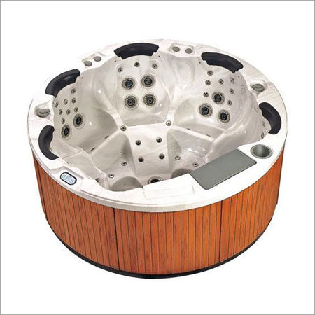 Round Shaped Jacuzzi Bathtub