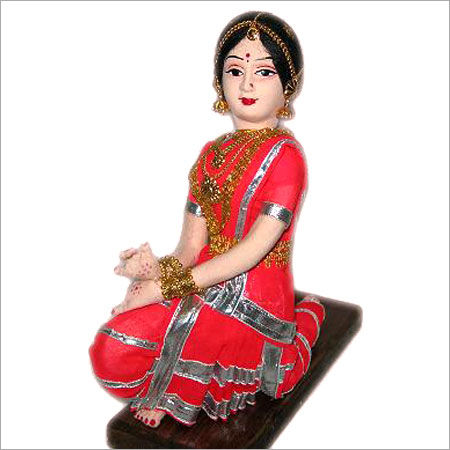 Red Dancer Doll Crafts In Kneeling Posture