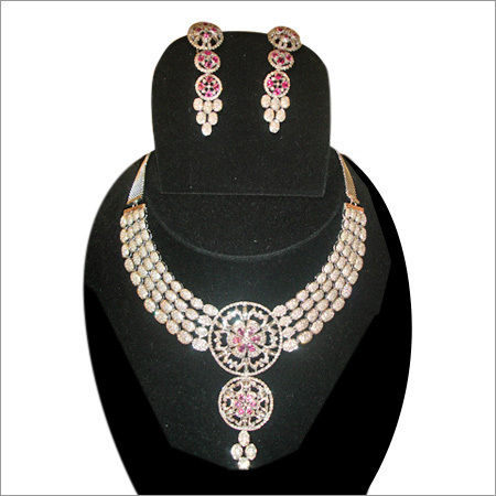 Designer Diamond Necklace Set Excellent