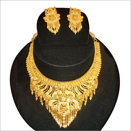 Golden Unique In Design Gold Necklaces 