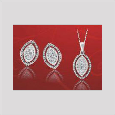 Diamond Designer Pendant Set  Excellent