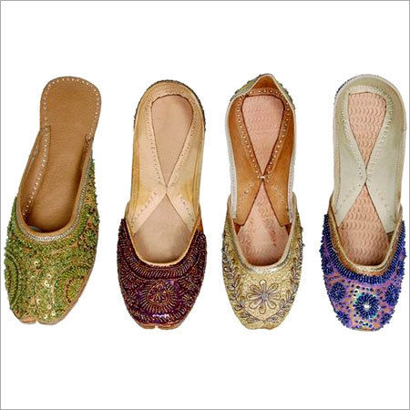 Vary Traditional Ladies Embroidered Juttis