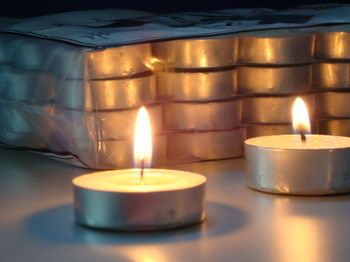 Tea Light Paraffin Wax Candles Burning Time: 5-6 Hours