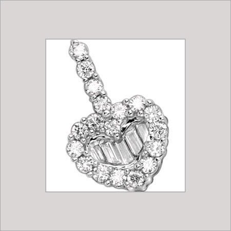 LADIES HEART SHAPE DIAMOND PENDANT